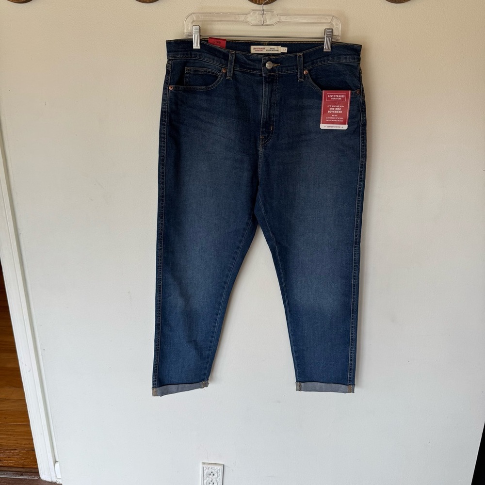 Levi’s Strauss signature mid rise boyfriend jeans size 12 NEW!